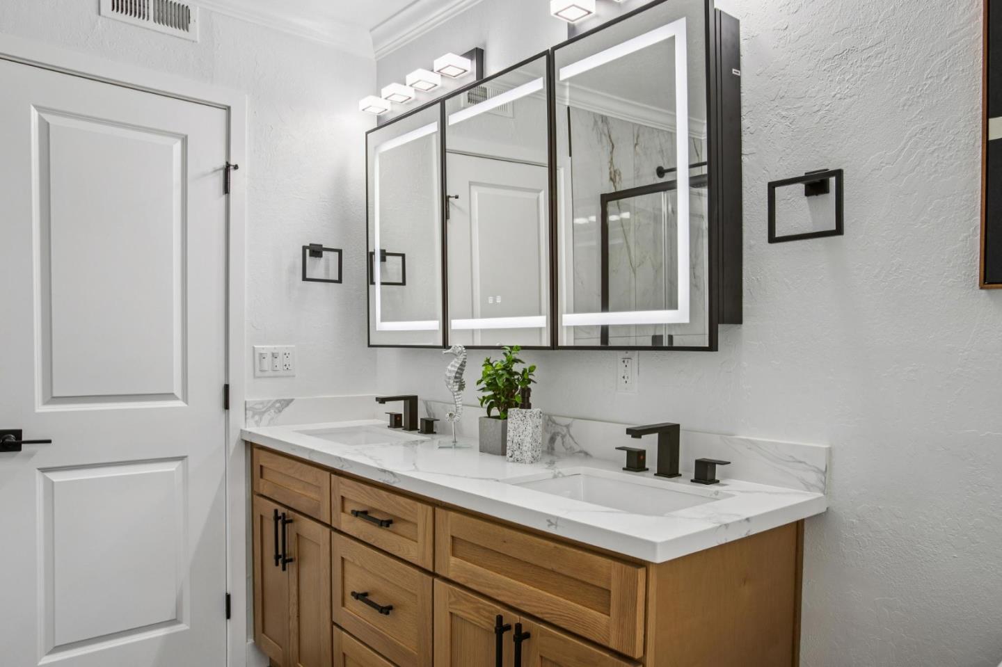 Detail Gallery Image 29 of 42 For 1500 E Campbell, Campbell,  CA 95008 - 4 Beds | 2 Baths