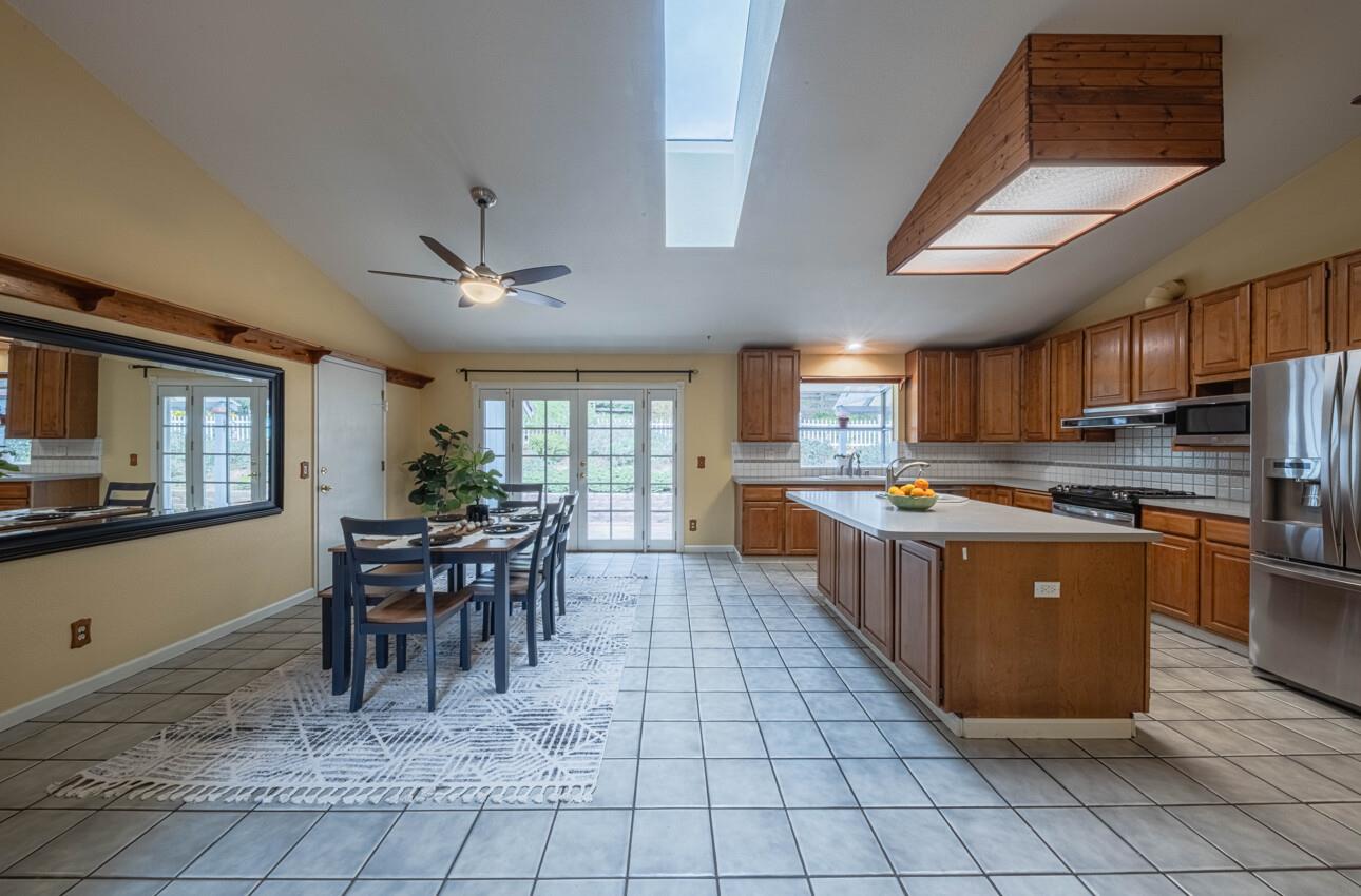 Detail Gallery Image 12 of 31 For 18191 Berta Canyon Rd, Salinas,  CA 93907 - 4 Beds | 2 Baths