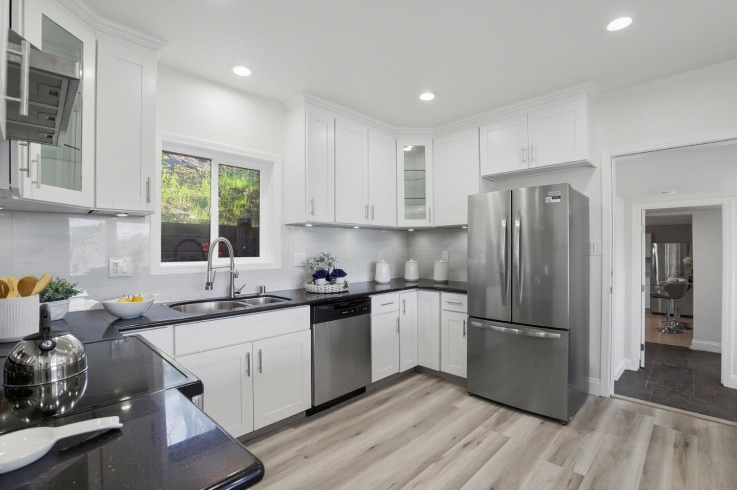 Detail Gallery Image 19 of 85 For 22000 Fortini Rd, San Jose,  CA 95120 - 3 Beds | 2 Baths