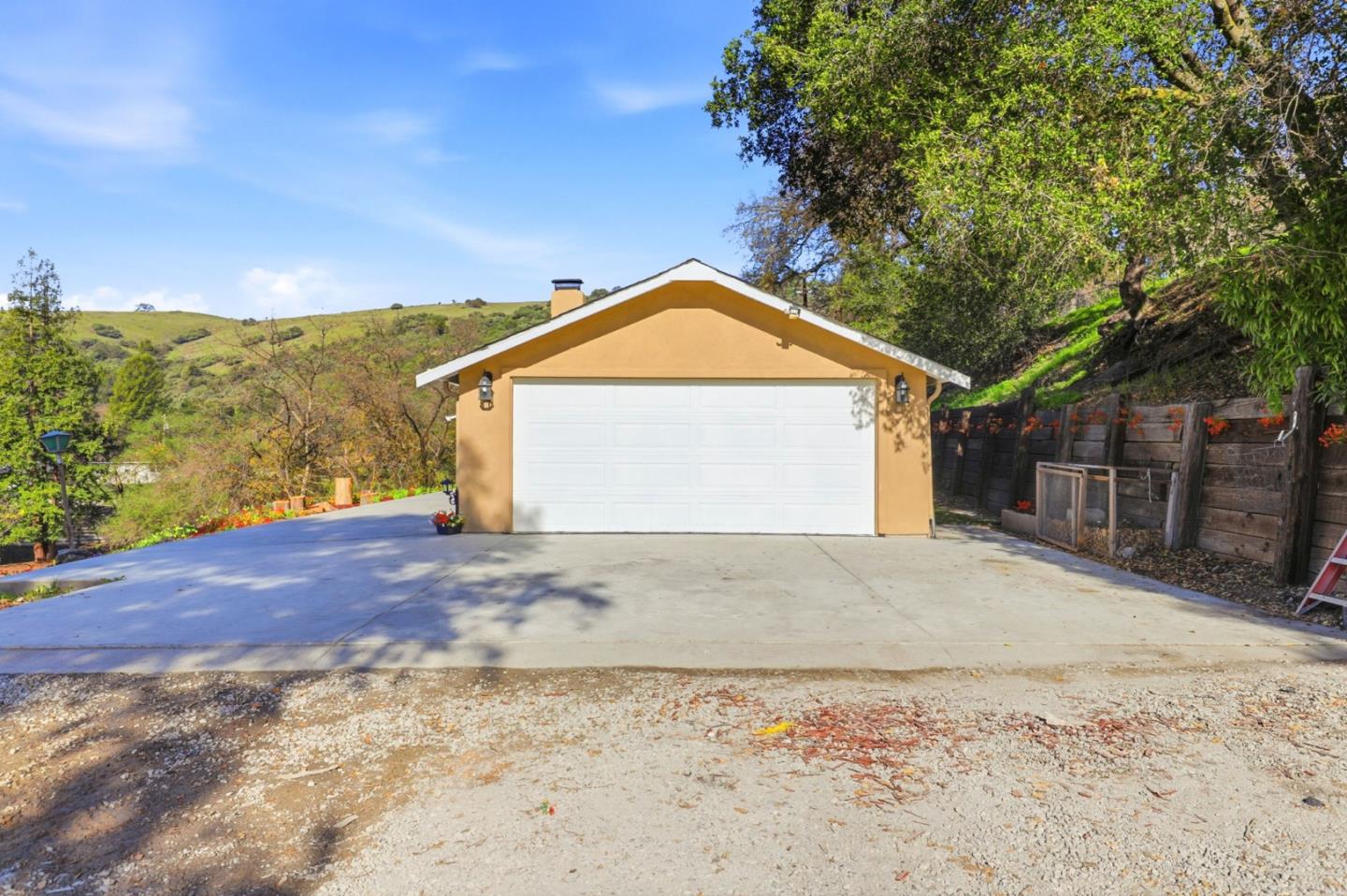 Detail Gallery Image 42 of 85 For 22000 Fortini Rd, San Jose,  CA 95120 - 3 Beds | 2 Baths