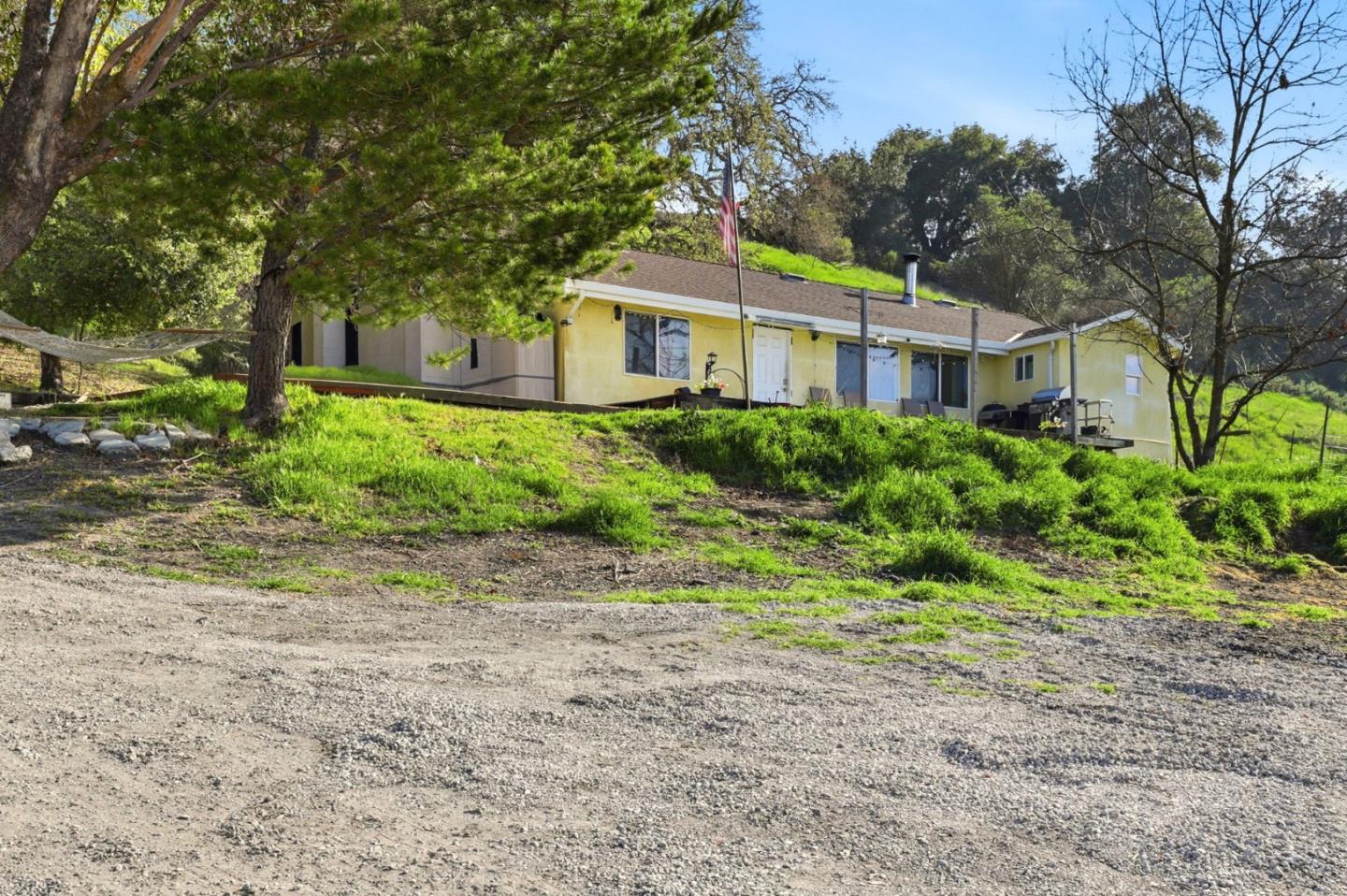 Detail Gallery Image 47 of 85 For 22000 Fortini Rd, San Jose,  CA 95120 - 3 Beds | 2 Baths