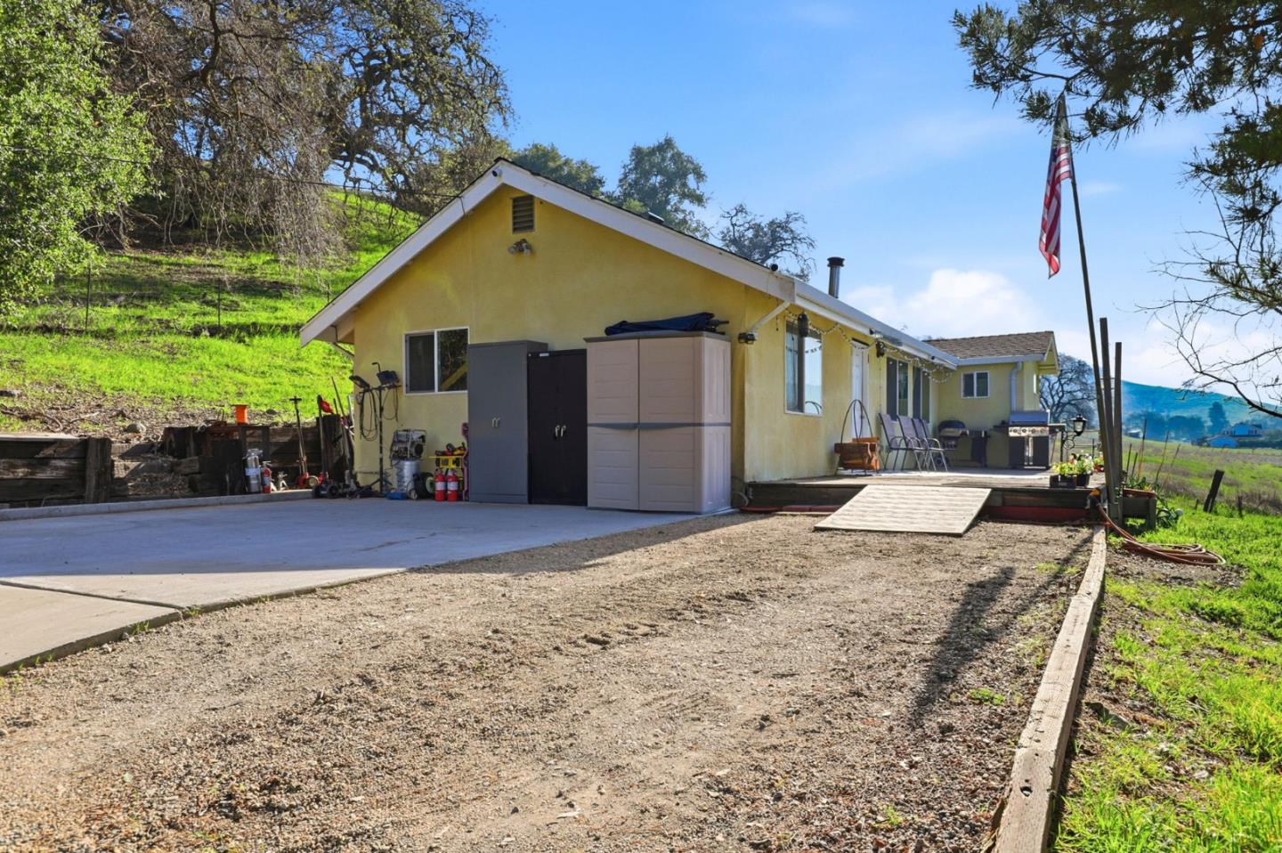 Detail Gallery Image 49 of 85 For 22000 Fortini Rd, San Jose,  CA 95120 - 3 Beds | 2 Baths