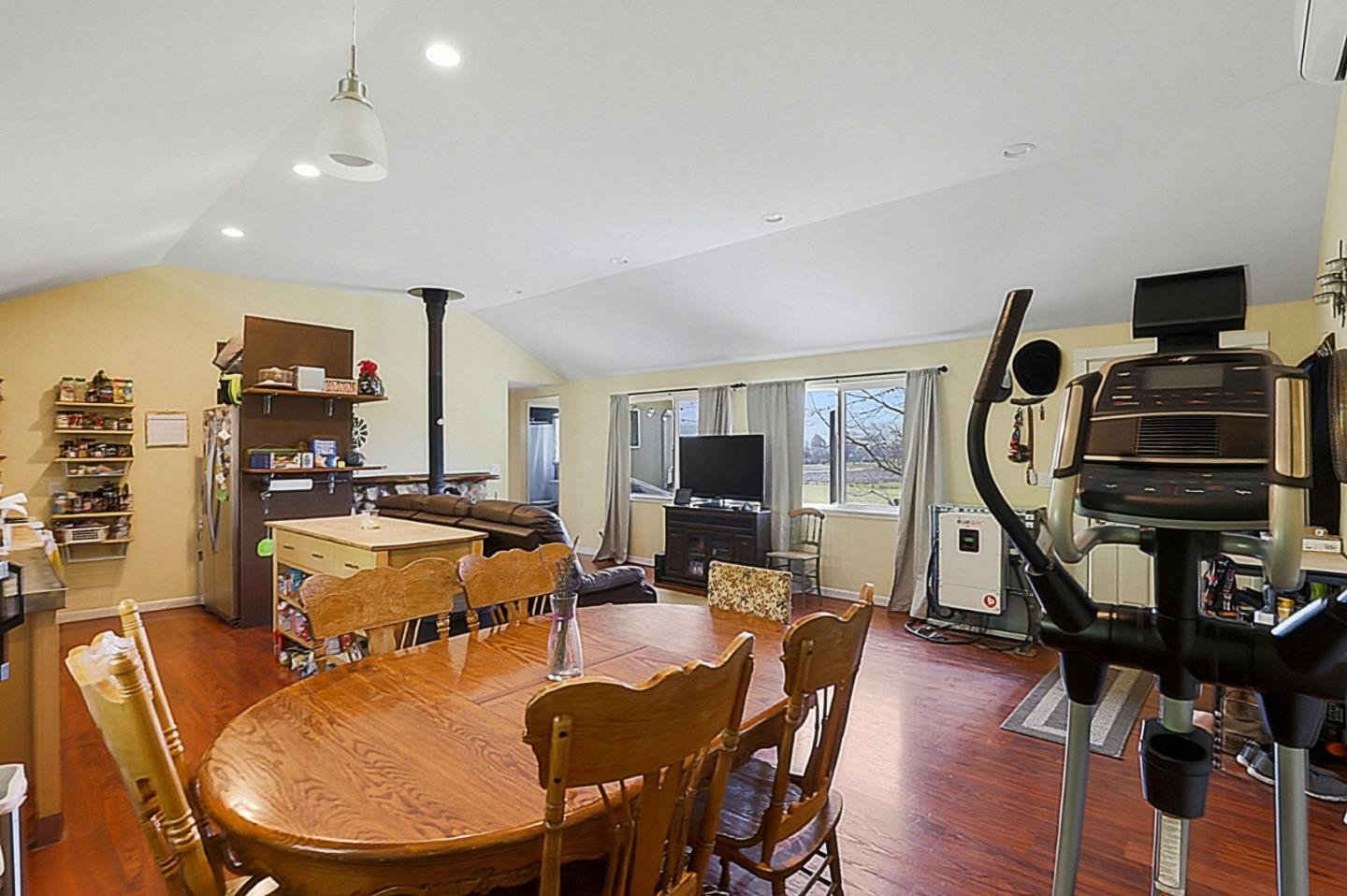 Detail Gallery Image 58 of 85 For 22000 Fortini Rd, San Jose,  CA 95120 - 3 Beds | 2 Baths