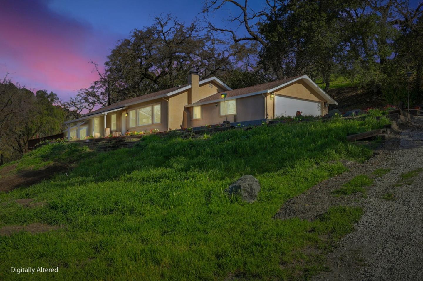 Detail Gallery Image 6 of 85 For 22000 Fortini Rd, San Jose,  CA 95120 - 3 Beds | 2 Baths