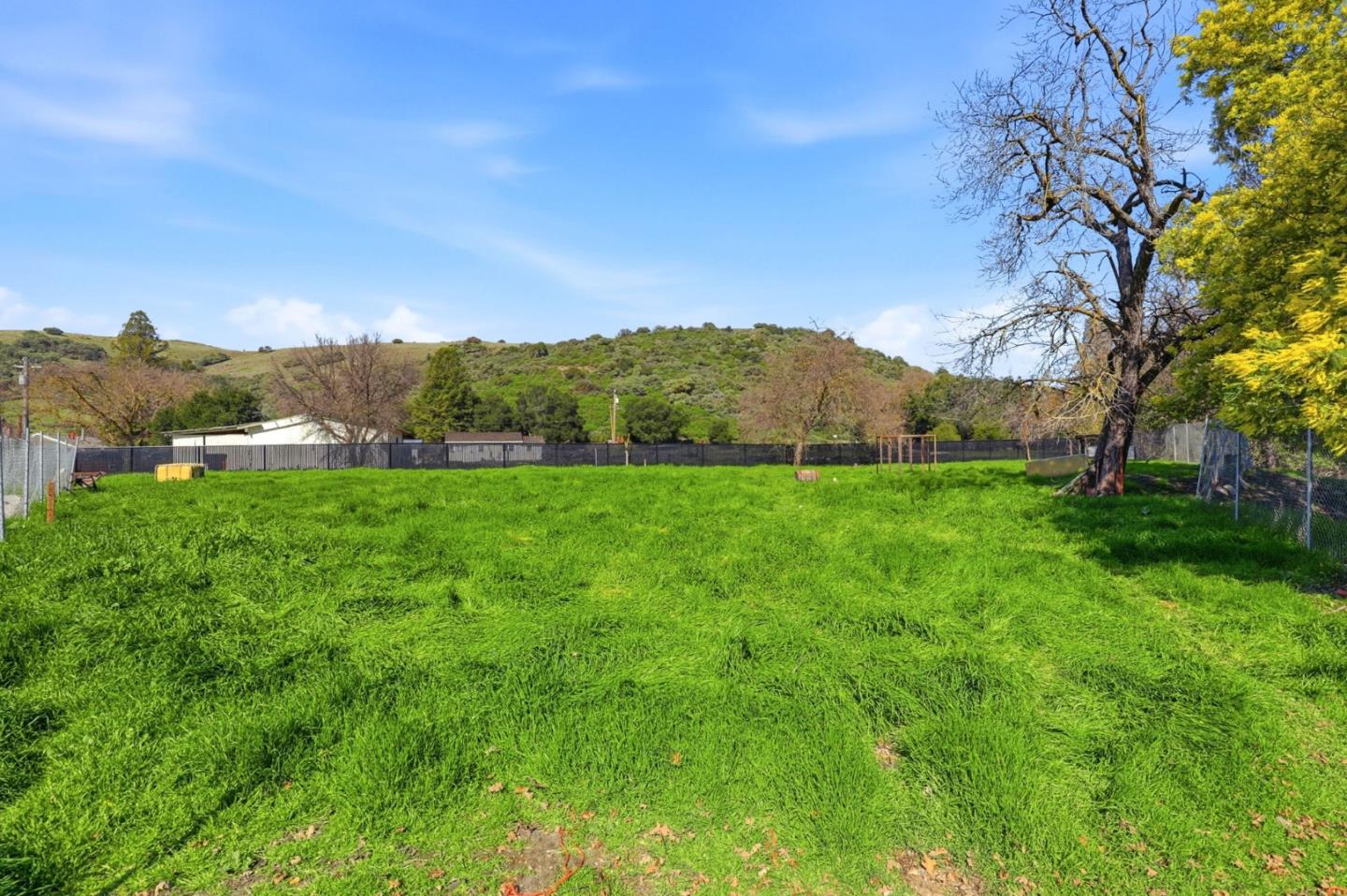 Detail Gallery Image 63 of 85 For 22000 Fortini Rd, San Jose,  CA 95120 - 3 Beds | 2 Baths