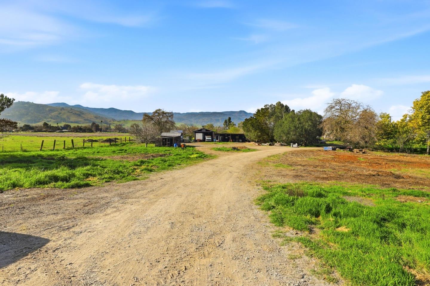Detail Gallery Image 68 of 85 For 22000 Fortini Rd, San Jose,  CA 95120 - 3 Beds | 2 Baths