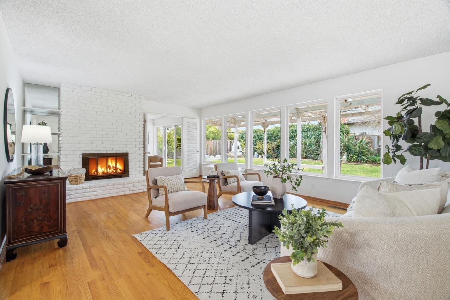 1071 Colony Hills Ln