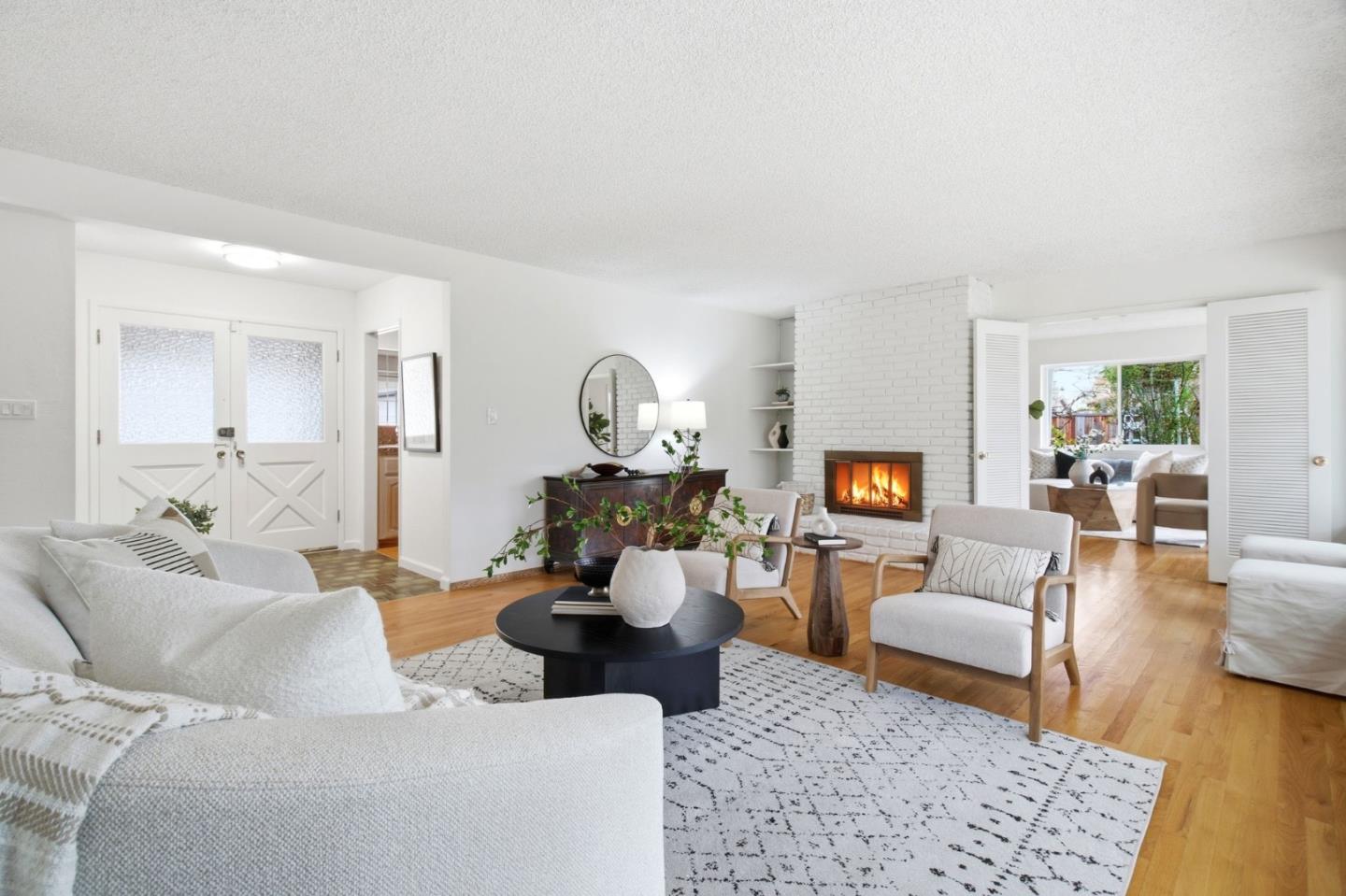 Detail Gallery Image 2 of 39 For 1071 Colony Hills Ln, Cupertino,  CA 95014 - 5 Beds | 3/1 Baths