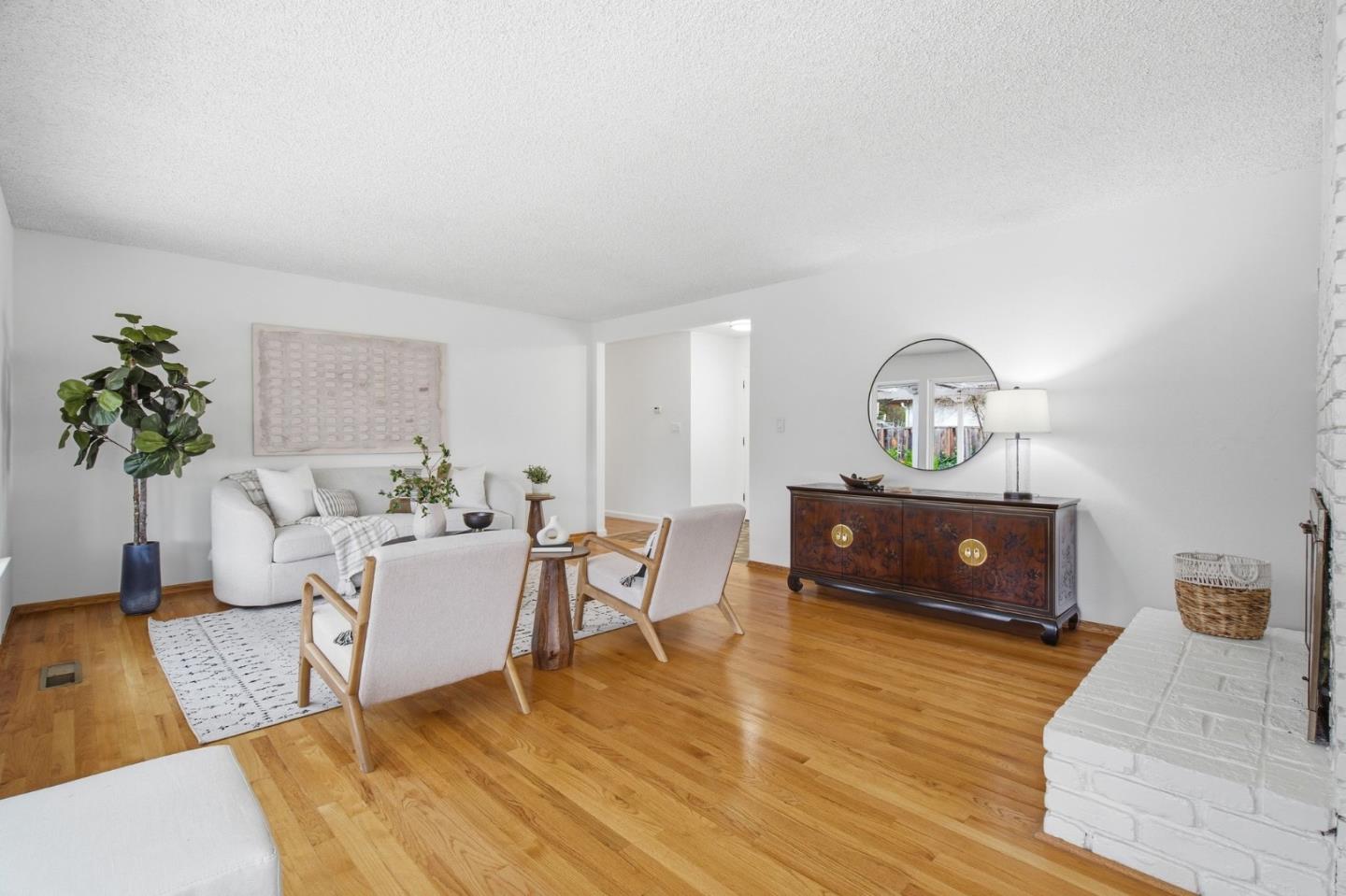 Detail Gallery Image 3 of 39 For 1071 Colony Hills Ln, Cupertino,  CA 95014 - 5 Beds | 3/1 Baths