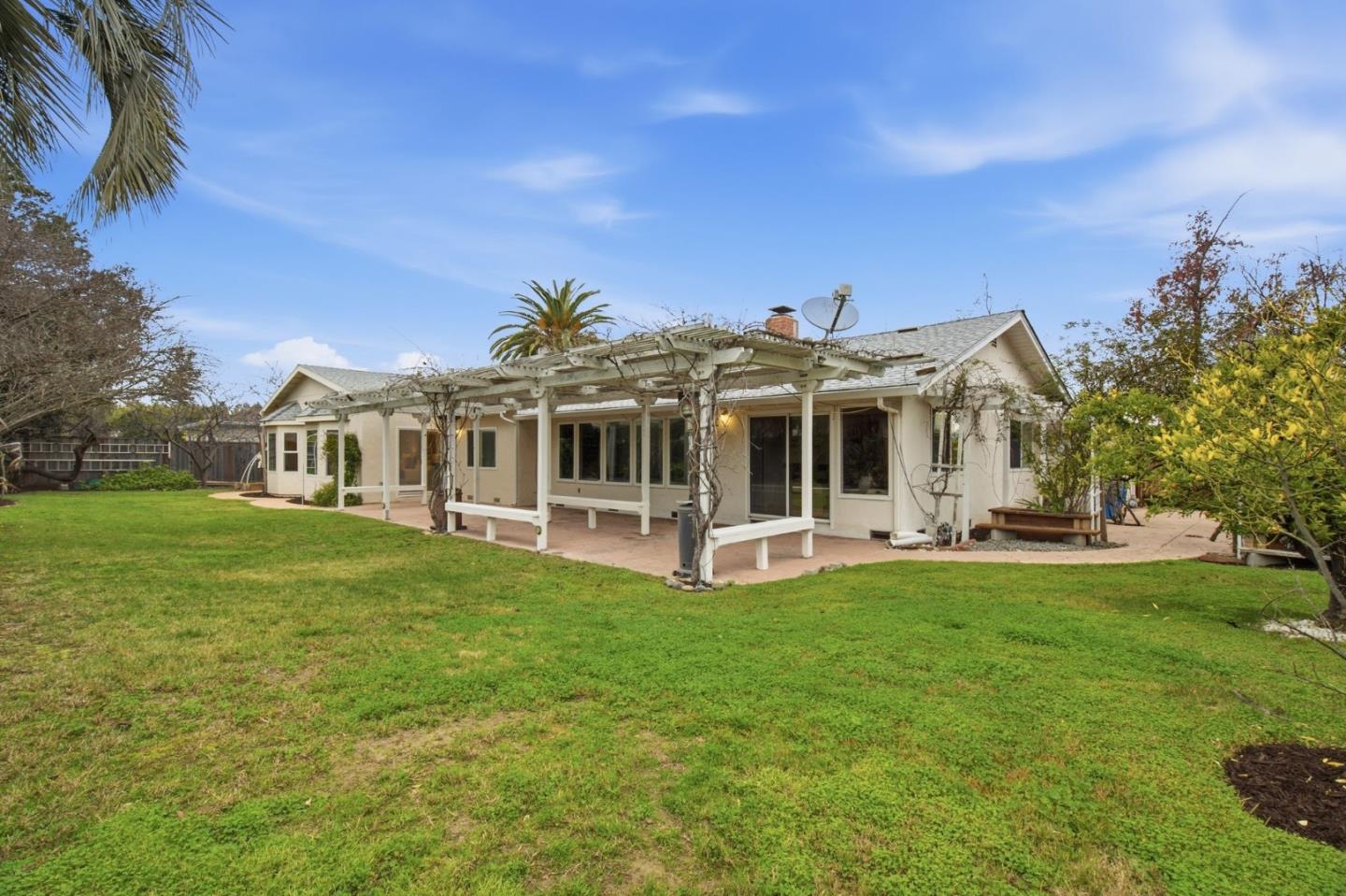 Detail Gallery Image 32 of 39 For 1071 Colony Hills Ln, Cupertino,  CA 95014 - 5 Beds | 3/1 Baths