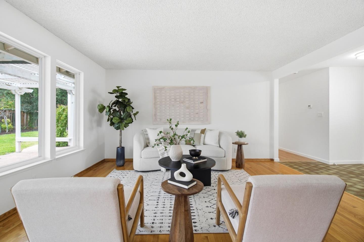 Detail Gallery Image 4 of 39 For 1071 Colony Hills Ln, Cupertino,  CA 95014 - 5 Beds | 3/1 Baths