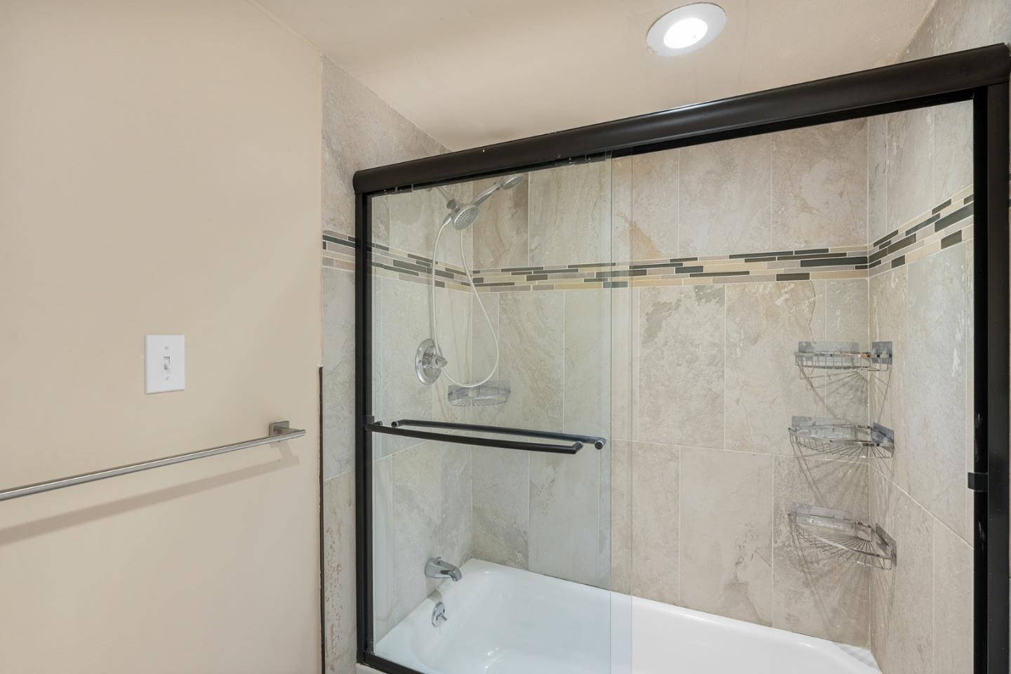 Detail Gallery Image 11 of 34 For 15-17 Harriet St, San Francisco,  CA 94103 - – Beds | – Baths