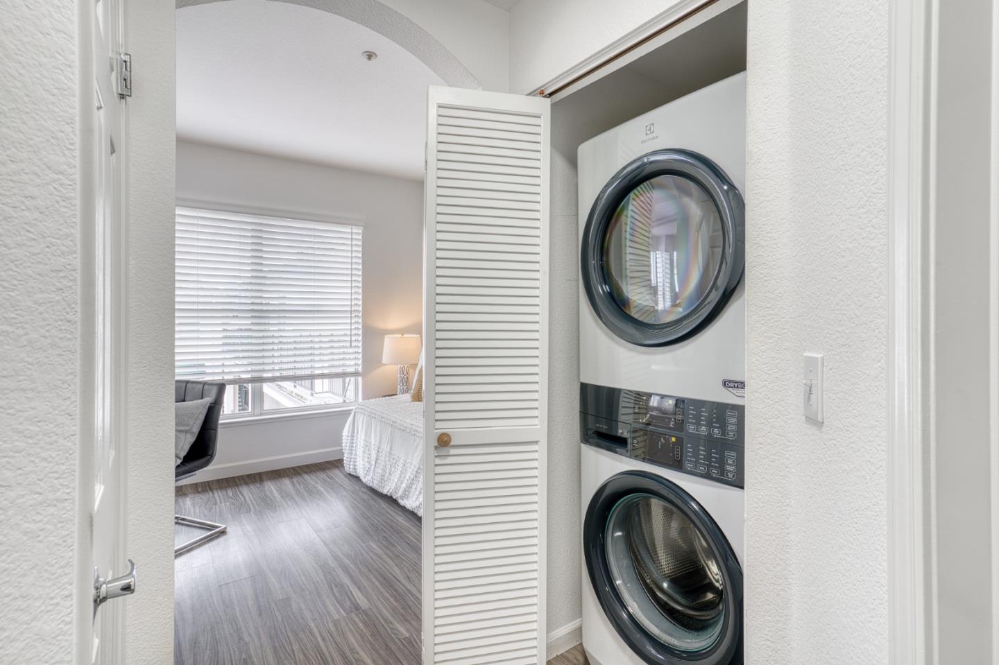 Detail Gallery Image 17 of 47 For 501 Baltic Cir #539,  Redwood City,  CA 94065 - 1 Beds | 1/1 Baths