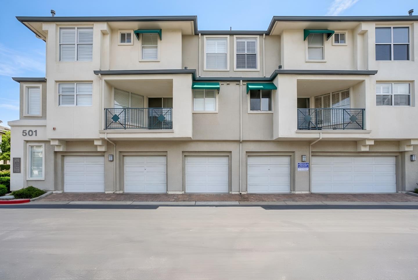 Detail Gallery Image 2 of 47 For 501 Baltic Cir #539,  Redwood City,  CA 94065 - 1 Beds | 1/1 Baths