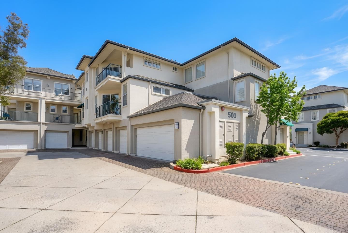 Detail Gallery Image 3 of 47 For 501 Baltic Cir #539,  Redwood City,  CA 94065 - 1 Beds | 1/1 Baths