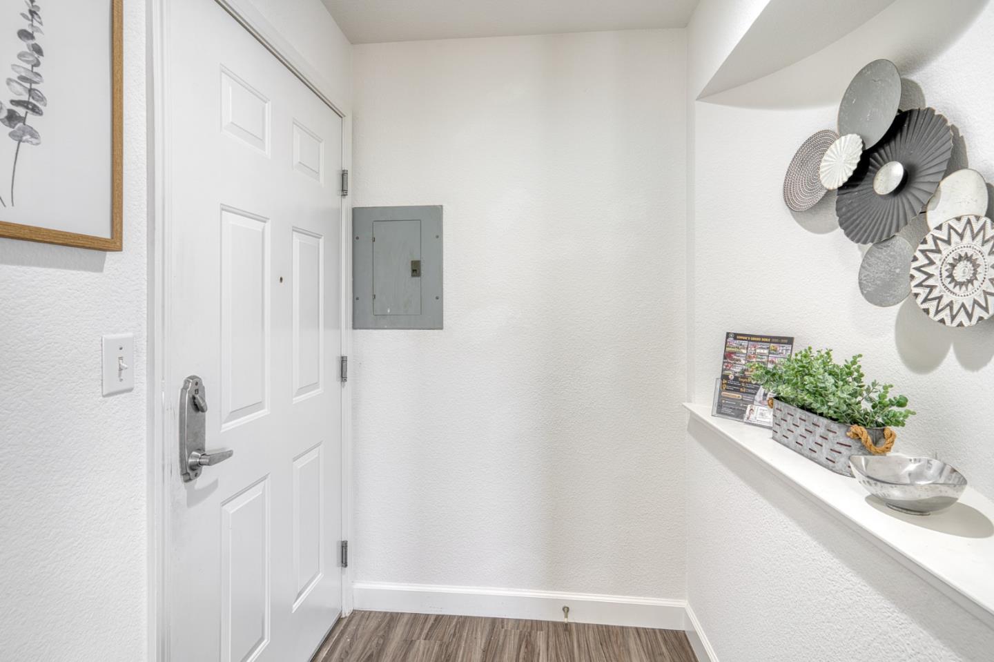 Detail Gallery Image 6 of 47 For 501 Baltic Cir #539,  Redwood City,  CA 94065 - 1 Beds | 1/1 Baths