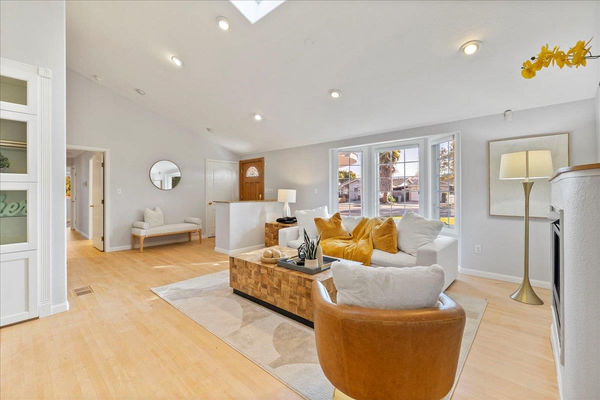 Detail Gallery Image 3 of 21 For 18255 Mccoy Ave, Saratoga,  CA 95070 - 4 Beds | 3 Baths