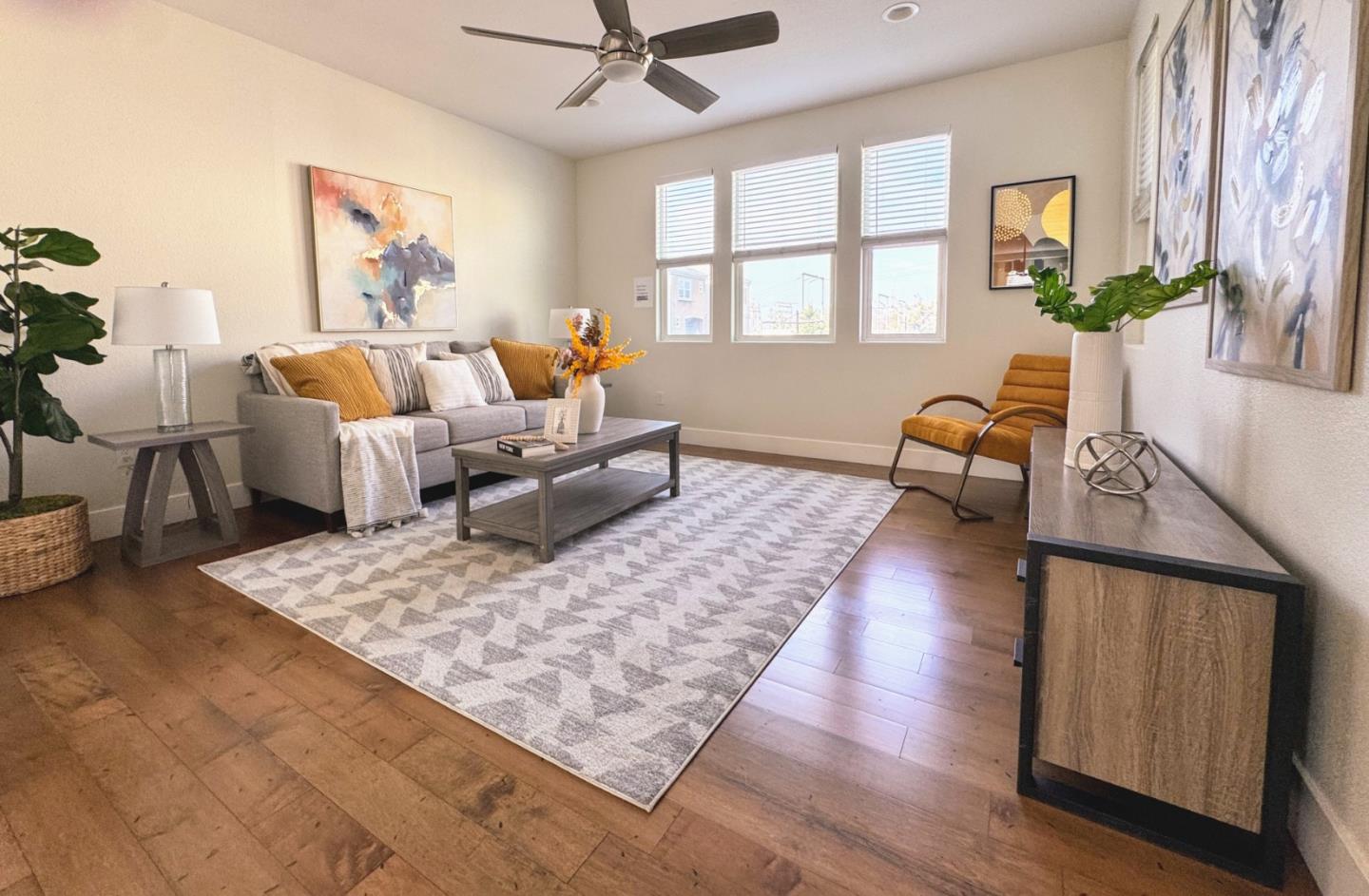 Detail Gallery Image 4 of 63 For 861 Garden St, Milpitas,  CA 95035 - 4 Beds | 3/1 Baths