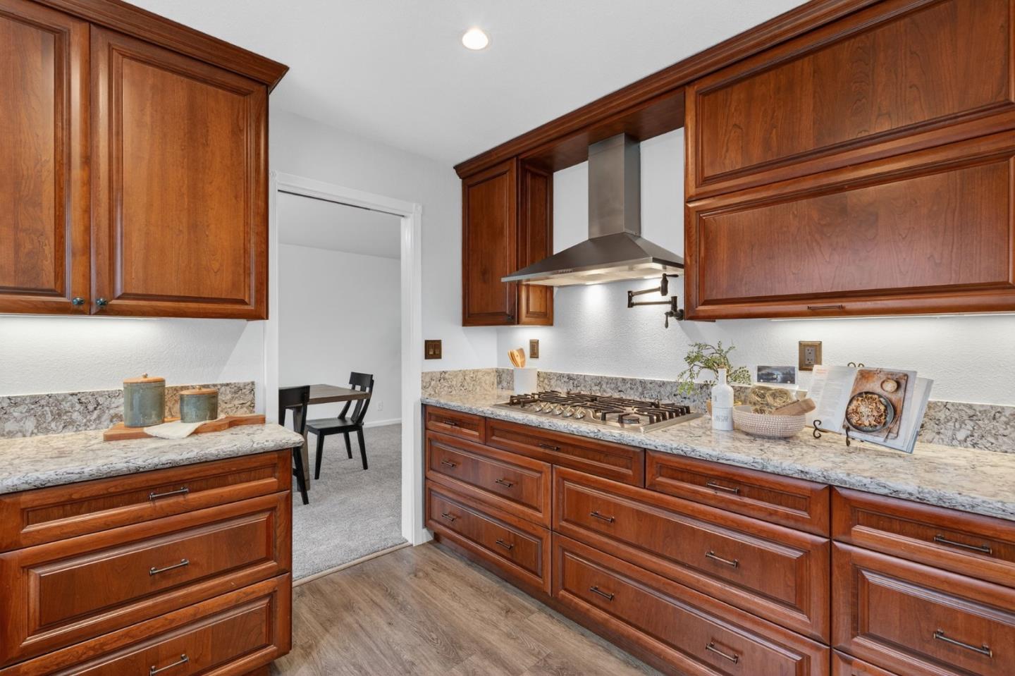 Detail Gallery Image 6 of 37 For 7100 Potomac Pl, Gilroy,  CA 95020 - 5 Beds | 3 Baths