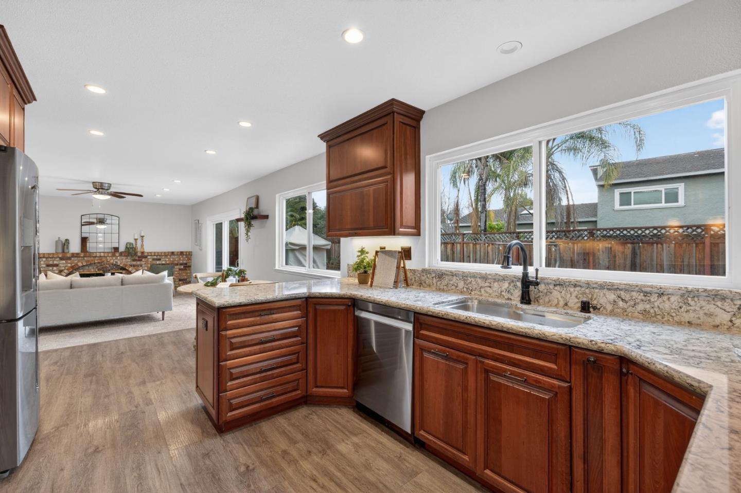 Detail Gallery Image 8 of 37 For 7100 Potomac Pl, Gilroy,  CA 95020 - 5 Beds | 3 Baths