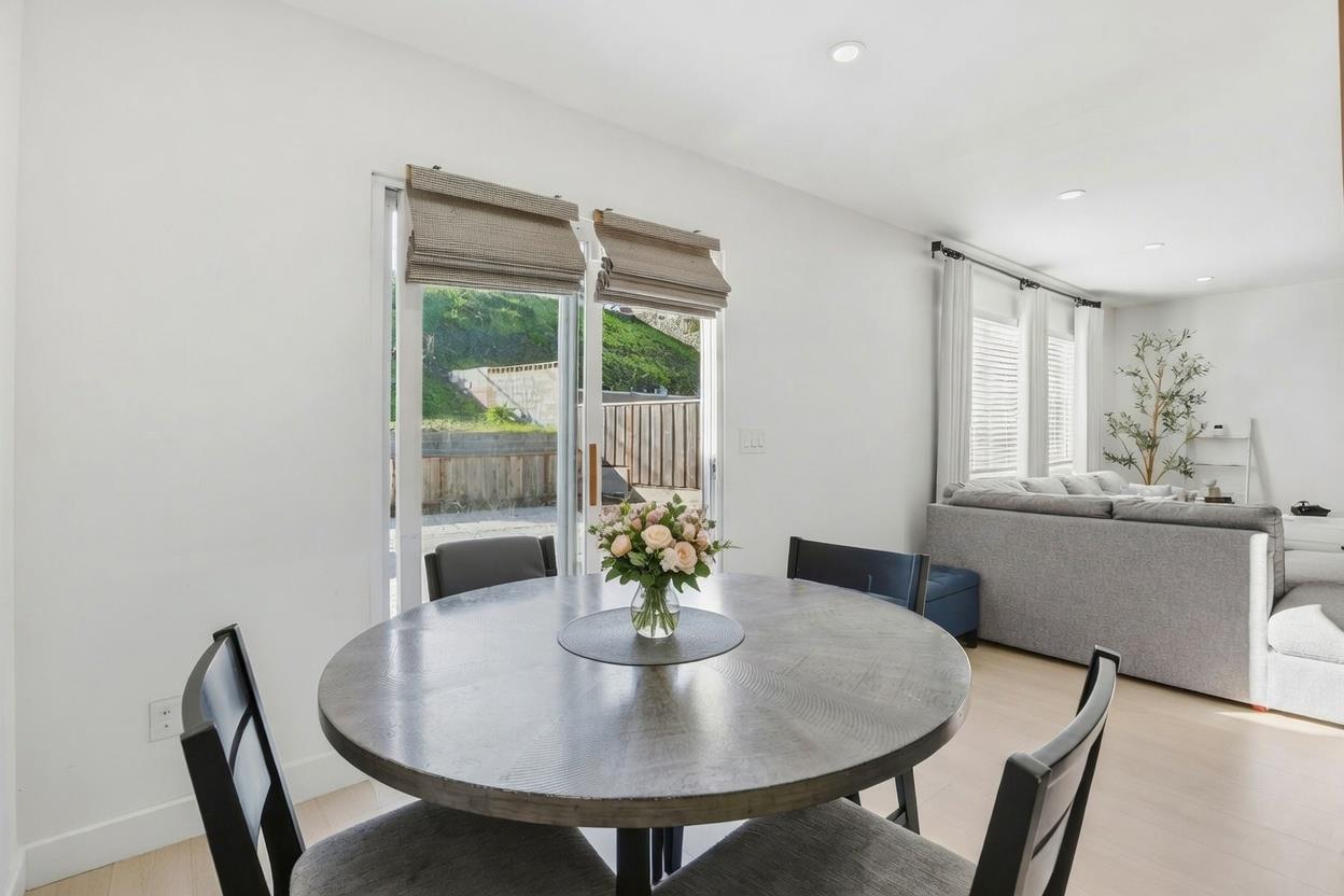 Detail Gallery Image 10 of 22 For 2011 Willow Way, San Bruno,  CA 94066 - 3 Beds | 2 Baths