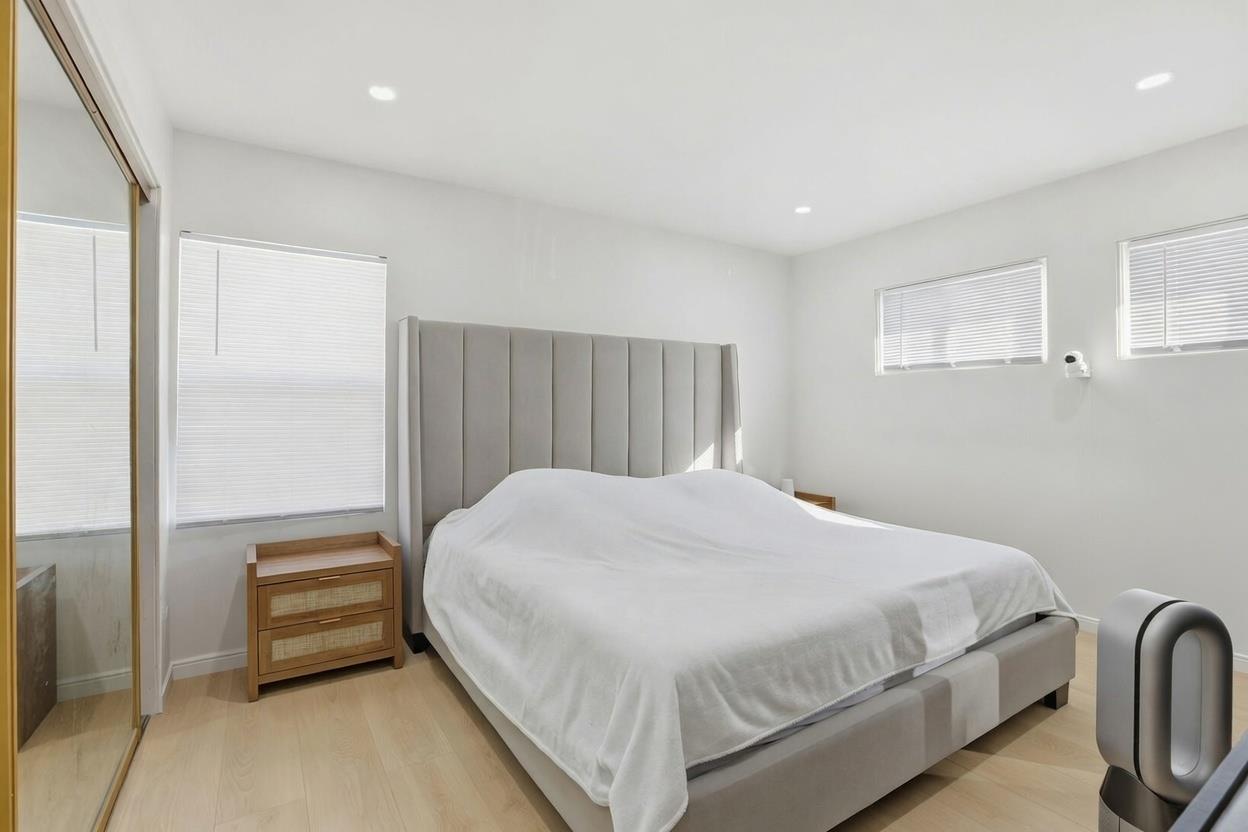 Detail Gallery Image 15 of 22 For 2011 Willow Way, San Bruno,  CA 94066 - 3 Beds | 2 Baths