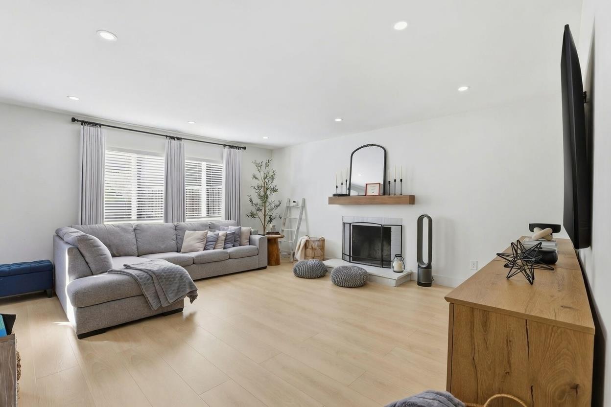 Detail Gallery Image 6 of 22 For 2011 Willow Way, San Bruno,  CA 94066 - 3 Beds | 2 Baths