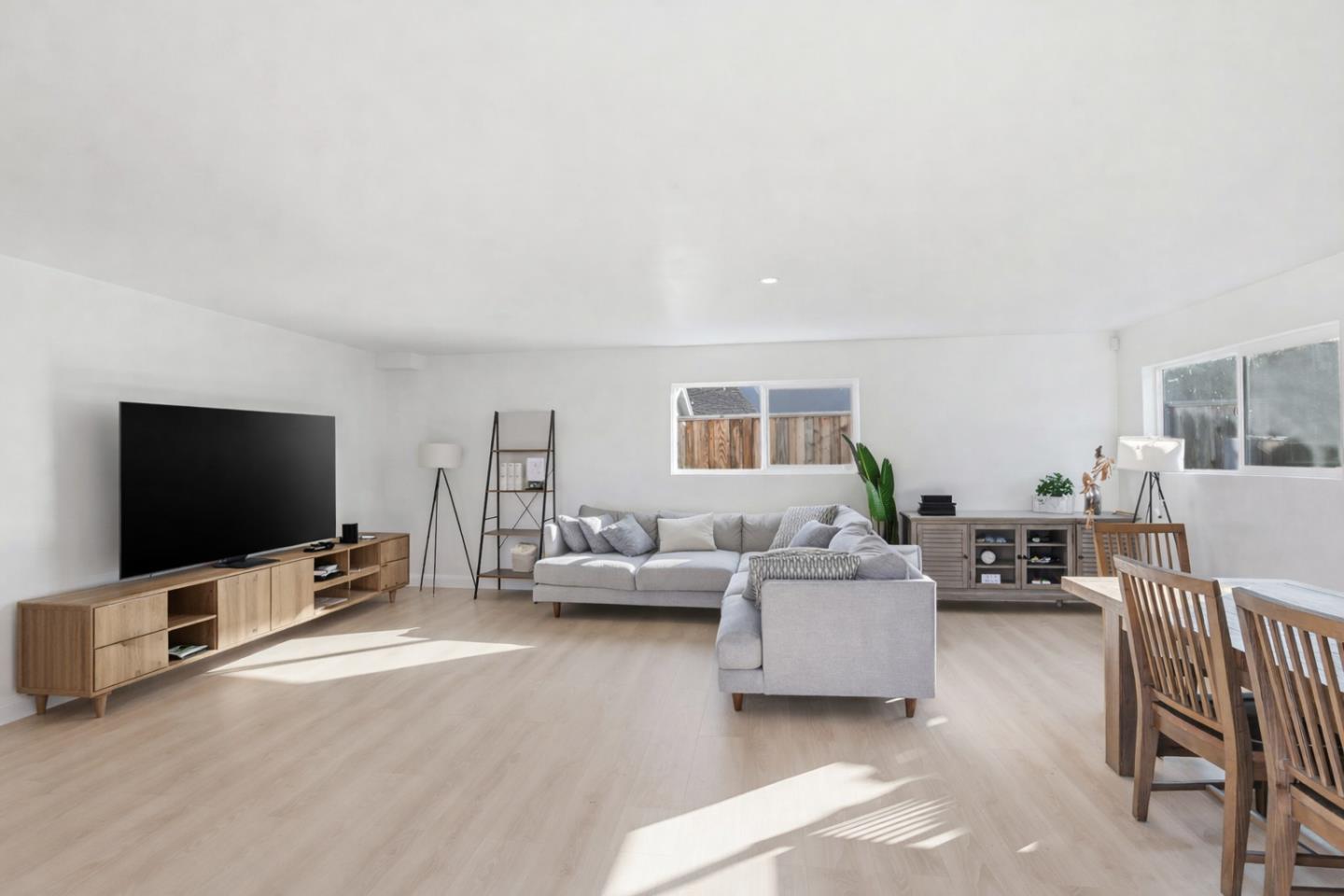 Detail Gallery Image 9 of 22 For 2011 Willow Way, San Bruno,  CA 94066 - 3 Beds | 2 Baths