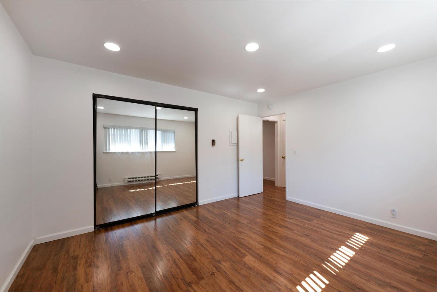 Detail Gallery Image 12 of 16 For 2025 California St #42,  Mountain View,  CA 94040 - 1 Beds | 1 Baths