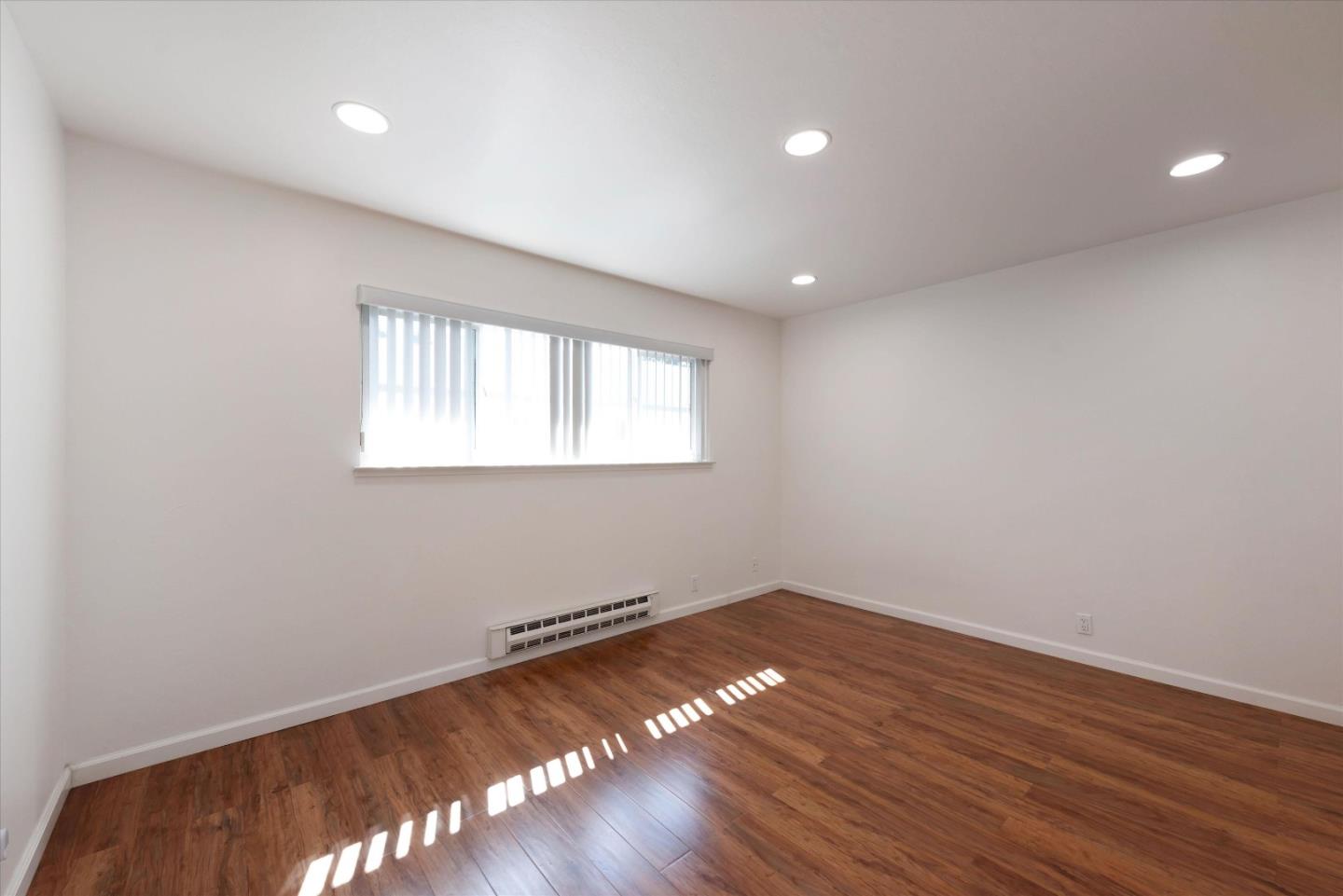 Detail Gallery Image 13 of 16 For 2025 California St #42,  Mountain View,  CA 94040 - 1 Beds | 1 Baths