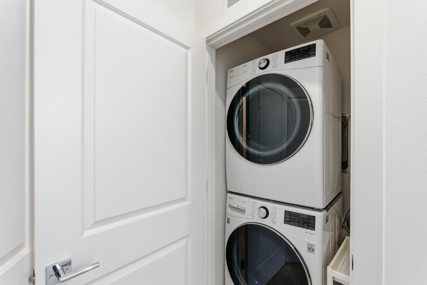 Detail Gallery Image 24 of 42 For 2933 Lamory Pl #111,  Santa Clara,  CA 95051 - 2 Beds | 2/1 Baths