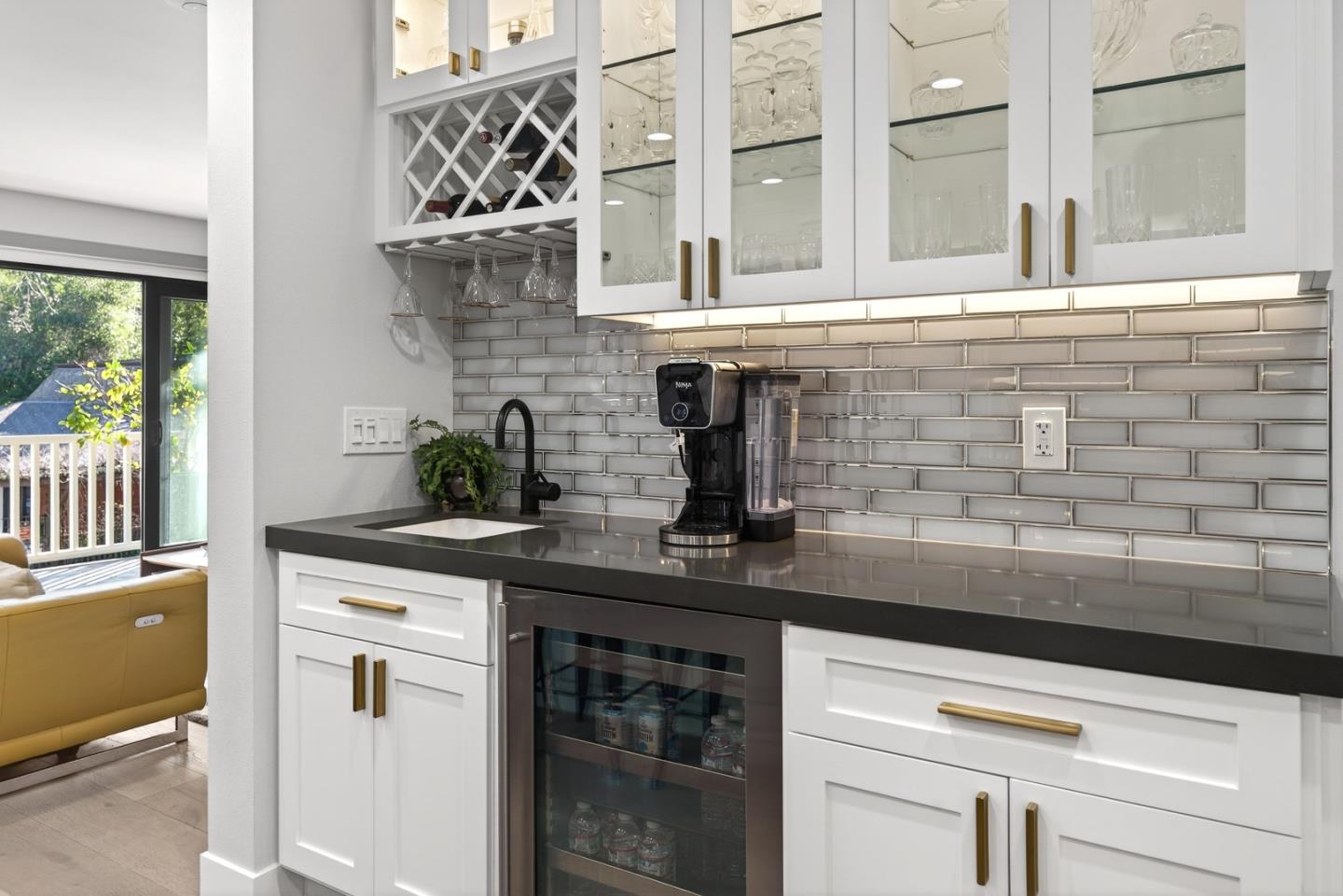 Detail Gallery Image 10 of 43 For 14681 Springer Ave, Saratoga,  CA 95070 - 4 Beds | 2/1 Baths