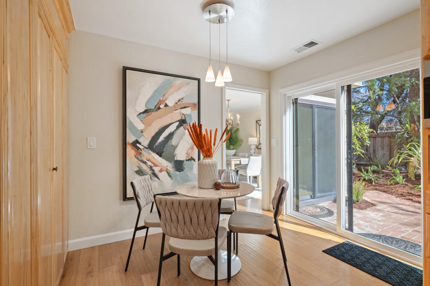 Detail Gallery Image 12 of 28 For 1909 Milano Way, Mountain View,  CA 94040 - 3 Beds | 2/1 Baths