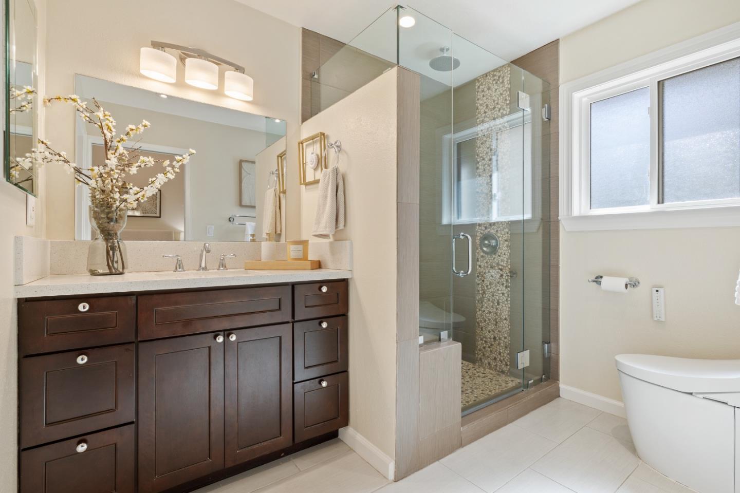 Detail Gallery Image 17 of 28 For 1909 Milano Way, Mountain View,  CA 94040 - 3 Beds | 2/1 Baths