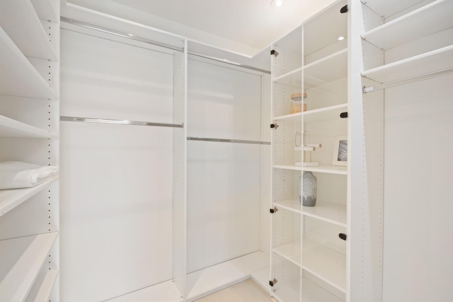 Detail Gallery Image 18 of 28 For 1909 Milano Way, Mountain View,  CA 94040 - 3 Beds | 2/1 Baths