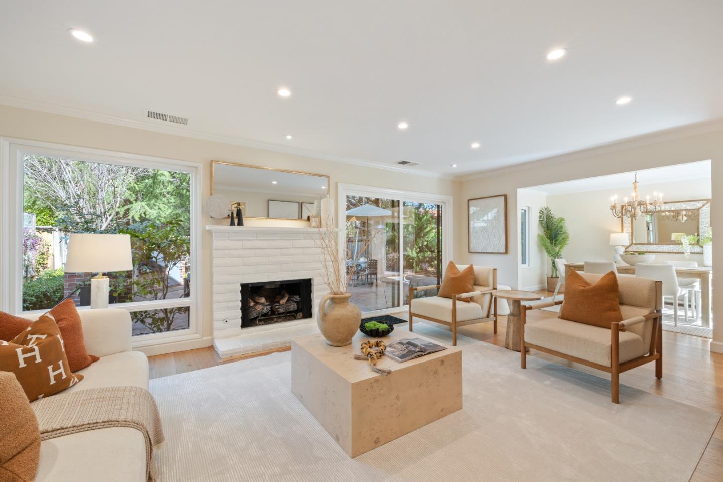 Detail Gallery Image 6 of 28 For 1909 Milano Way, Mountain View,  CA 94040 - 3 Beds | 2/1 Baths