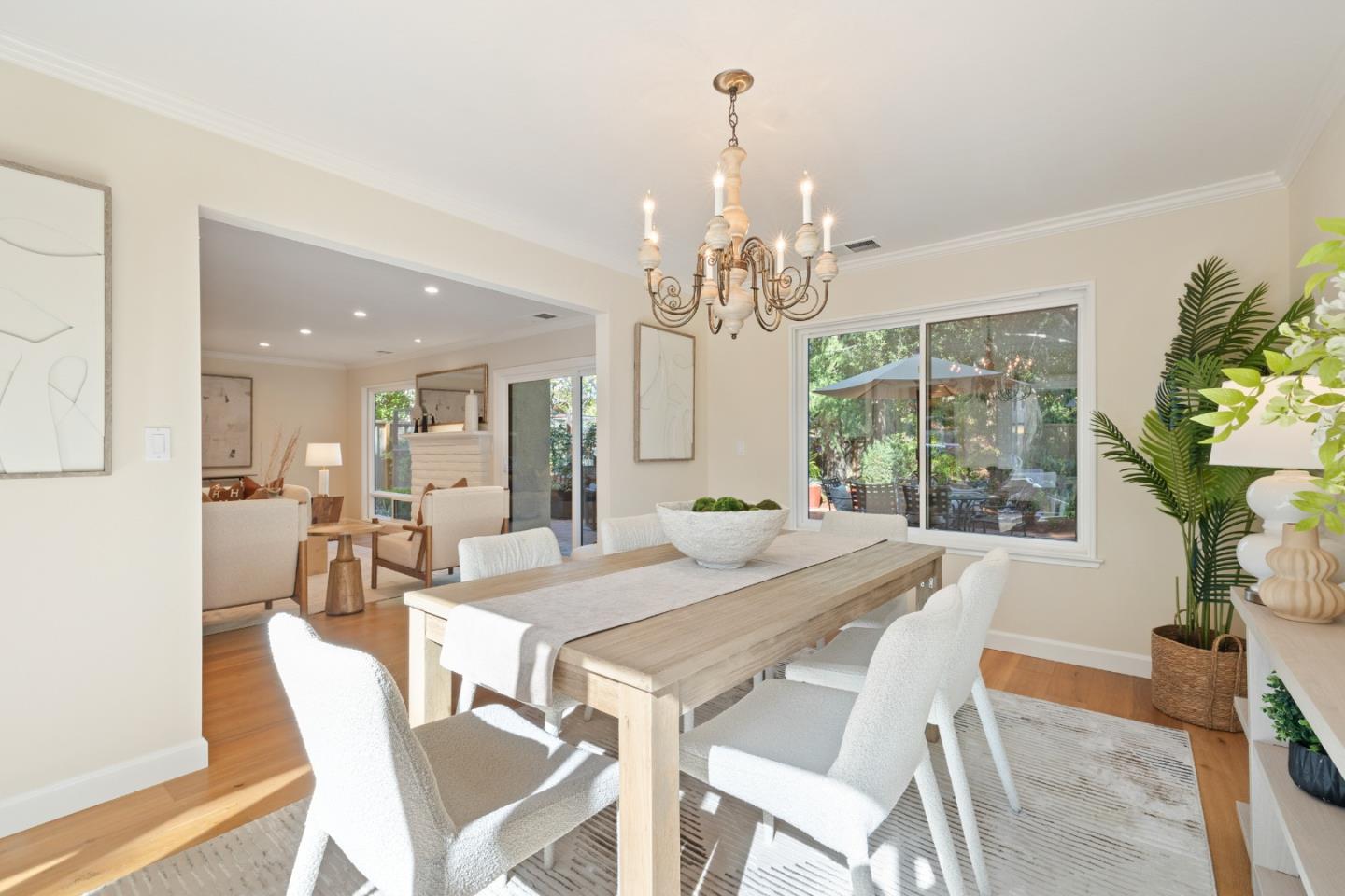 Detail Gallery Image 8 of 28 For 1909 Milano Way, Mountain View,  CA 94040 - 3 Beds | 2/1 Baths