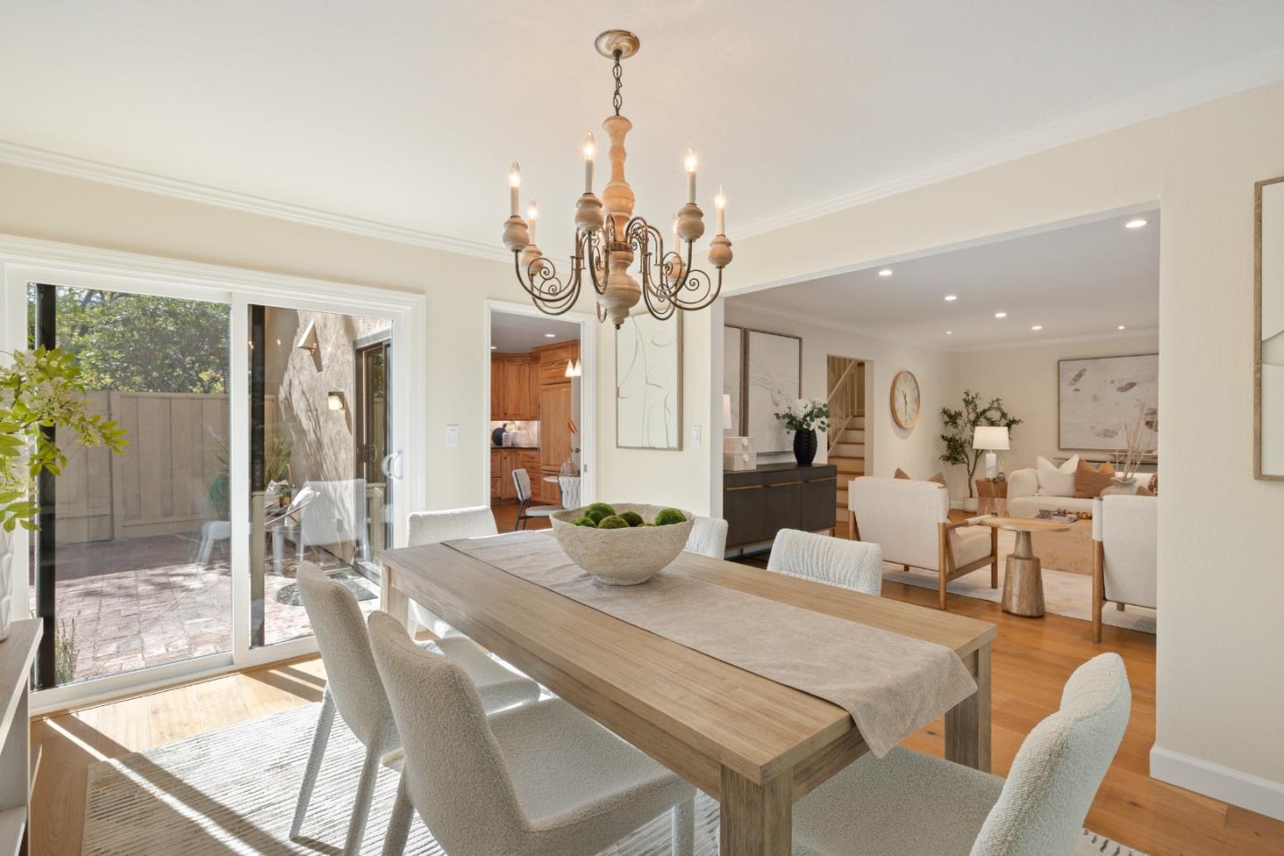 Detail Gallery Image 9 of 28 For 1909 Milano Way, Mountain View,  CA 94040 - 3 Beds | 2/1 Baths