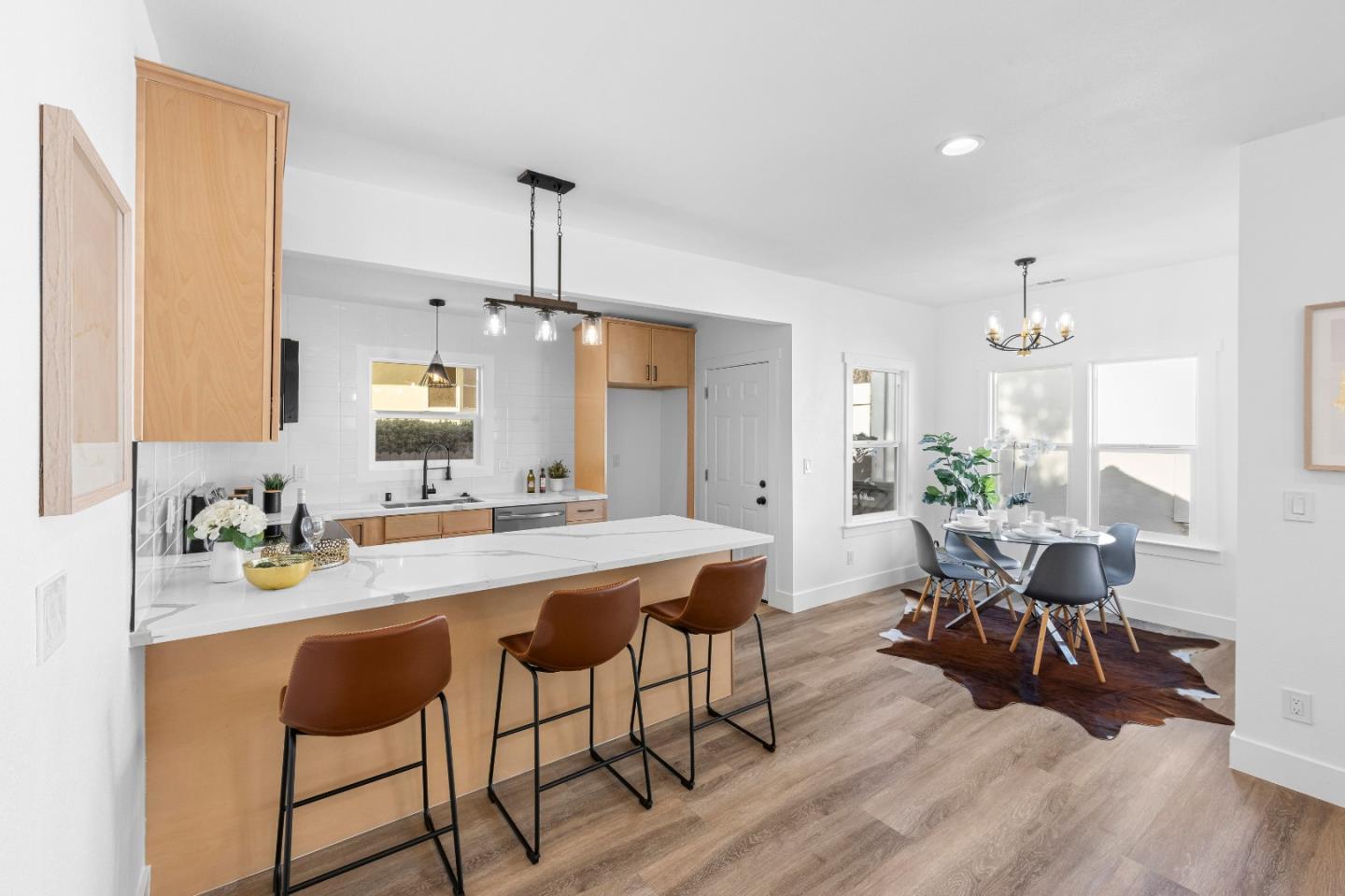 Detail Gallery Image 12 of 36 For 1450 Curtis St, Berkeley,  CA 94702 - 2 Beds | 2 Baths