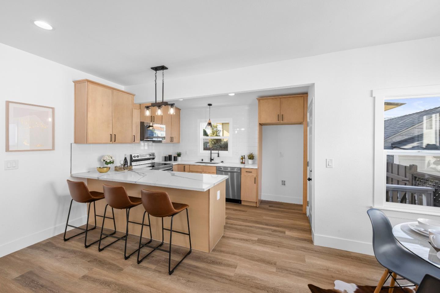 Detail Gallery Image 13 of 36 For 1450 Curtis St, Berkeley,  CA 94702 - 2 Beds | 2 Baths