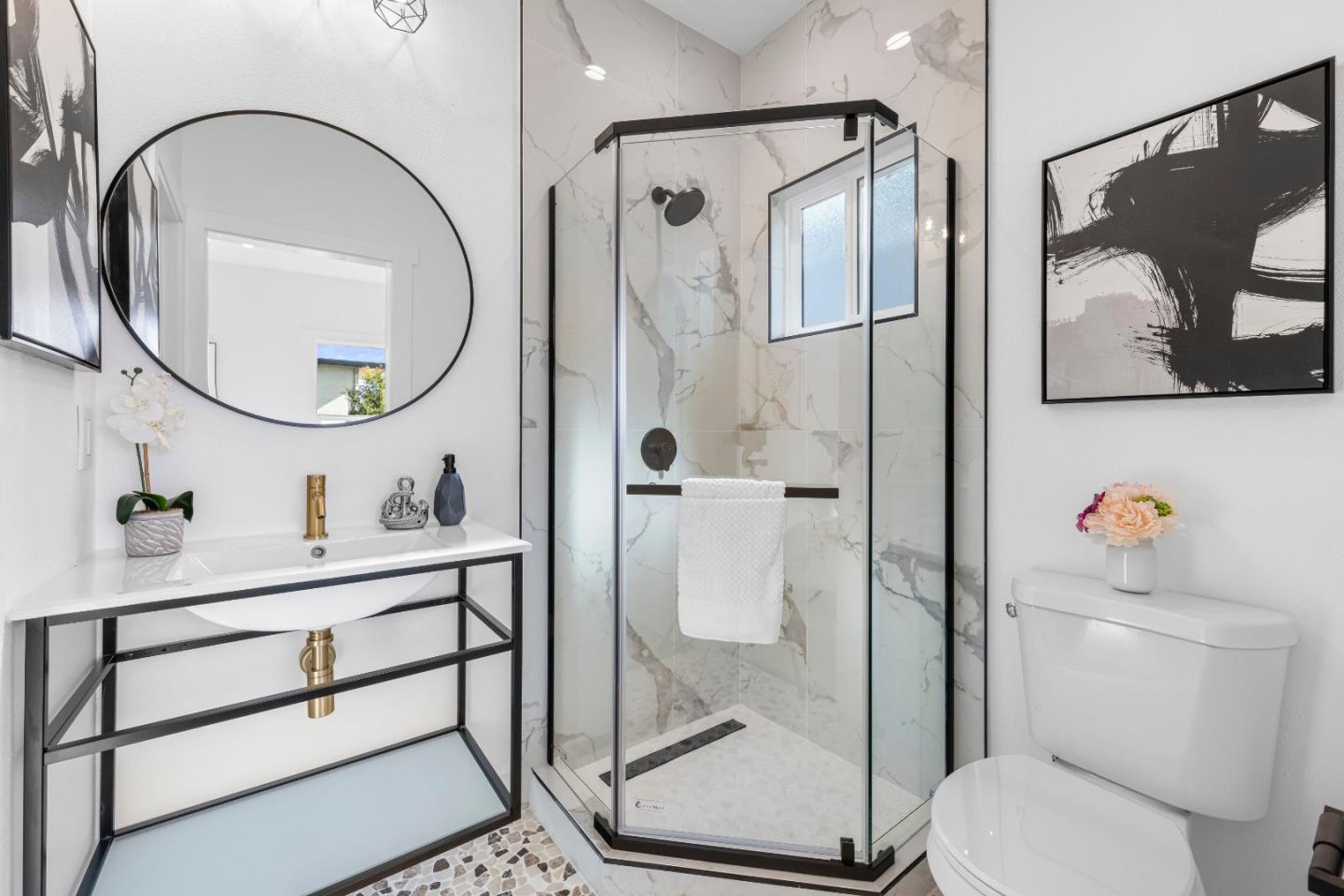 Detail Gallery Image 23 of 36 For 1450 Curtis St, Berkeley,  CA 94702 - 2 Beds | 2 Baths