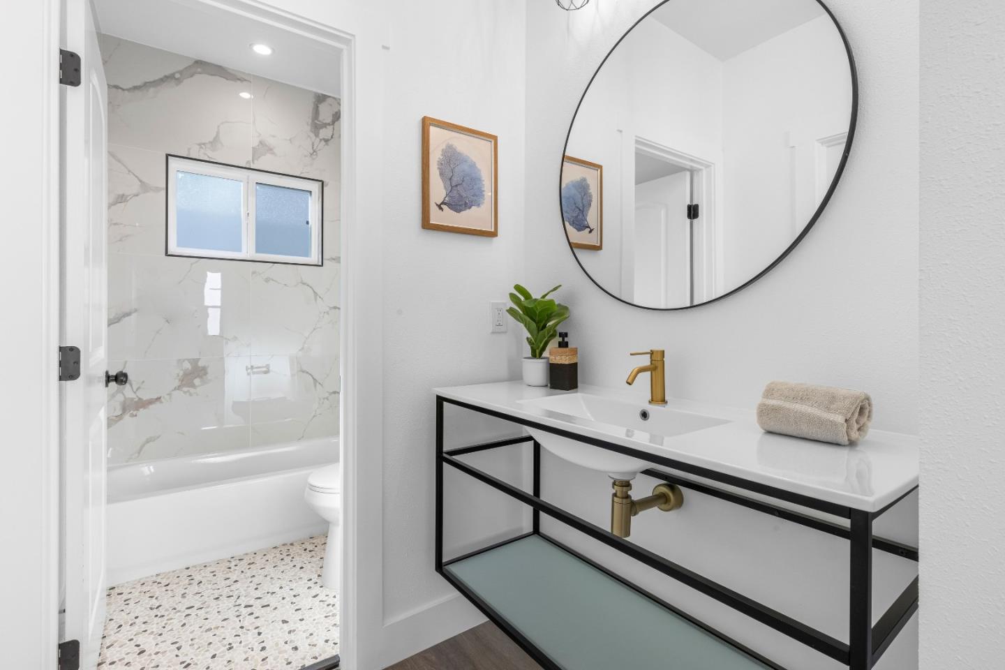 Detail Gallery Image 28 of 36 For 1450 Curtis St, Berkeley,  CA 94702 - 2 Beds | 2 Baths