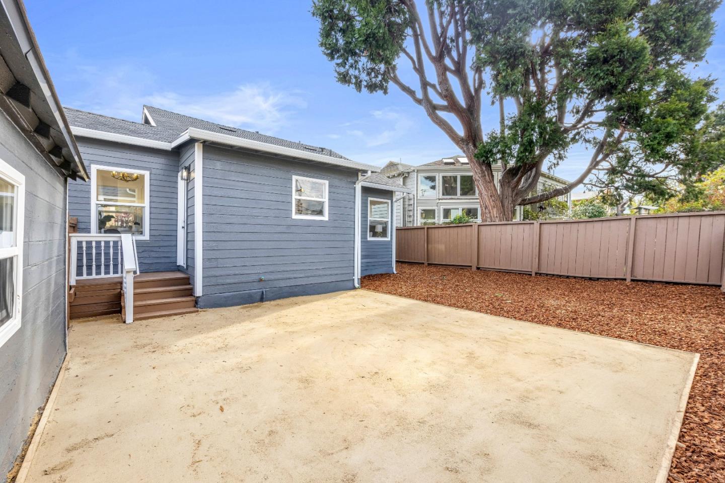 Detail Gallery Image 30 of 36 For 1450 Curtis St, Berkeley,  CA 94702 - 2 Beds | 2 Baths