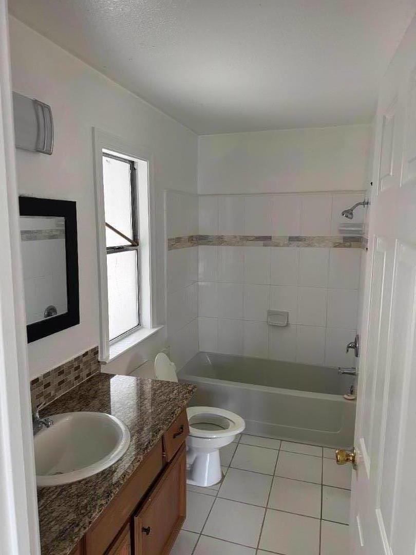 Detail Gallery Image 6 of 42 For 1429 Pintail Cir, Los Banos,  CA 93635 - 4 Beds | 2 Baths