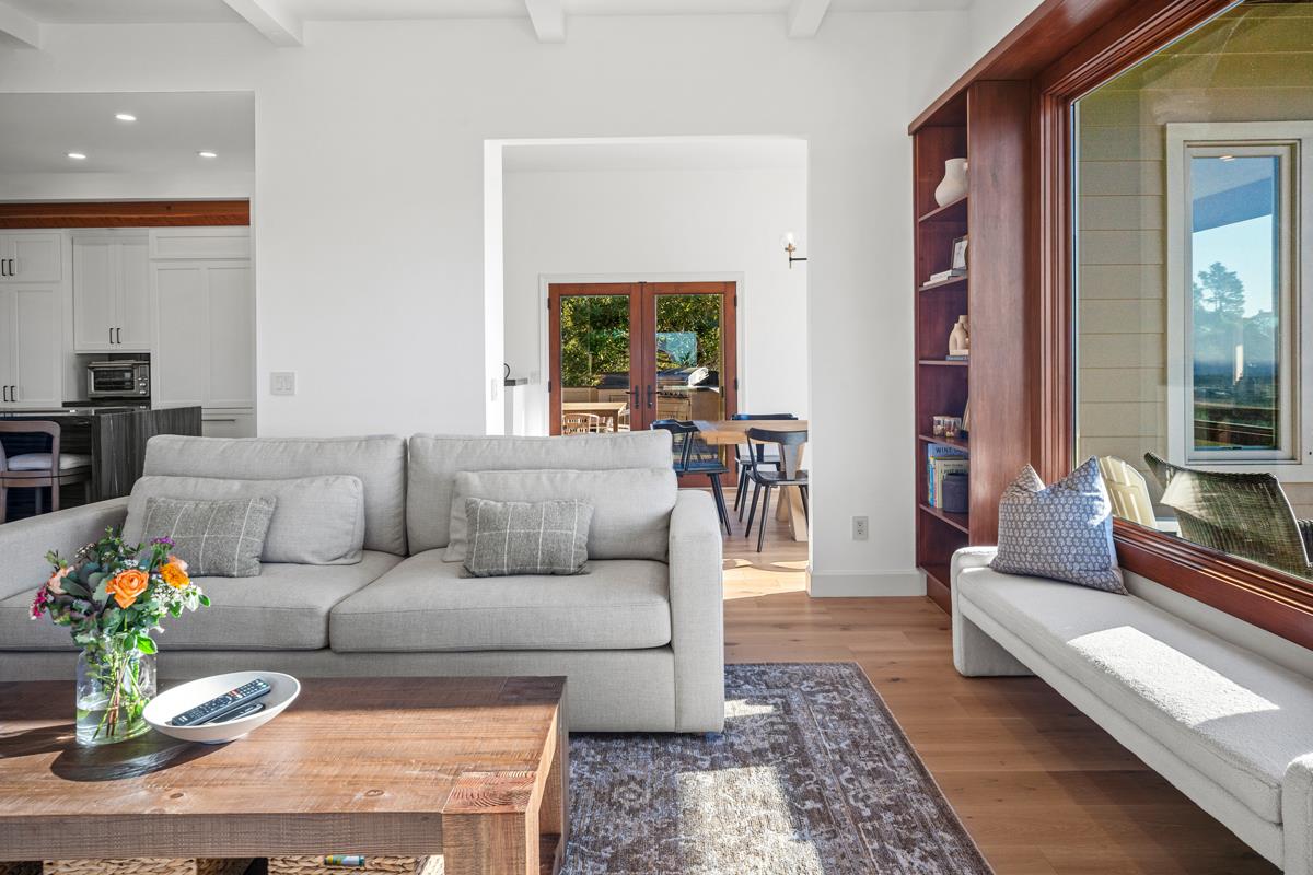 Detail Gallery Image 11 of 58 For 24911 Outlook Ter, Carmel,  CA 93923 - 4 Beds | 3 Baths