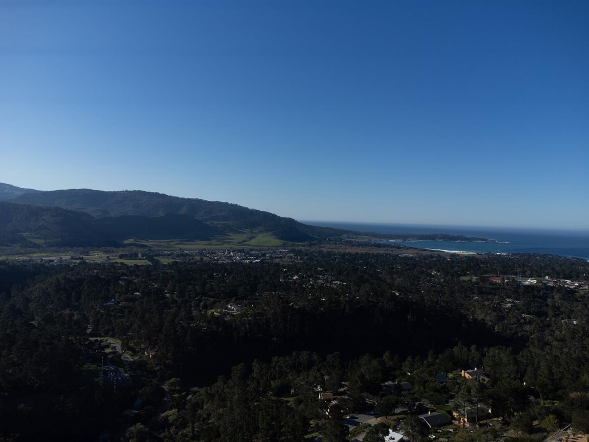 Detail Gallery Image 4 of 58 For 24911 Outlook Ter, Carmel,  CA 93923 - 4 Beds | 3 Baths