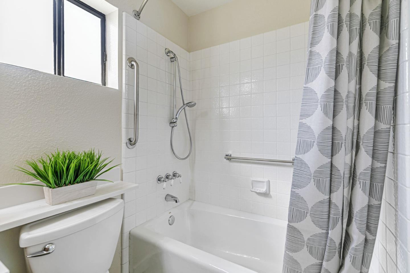 Detail Gallery Image 31 of 41 For 7530 Morevern Cir, San Jose,  CA 95135 - 2 Beds | 2/1 Baths