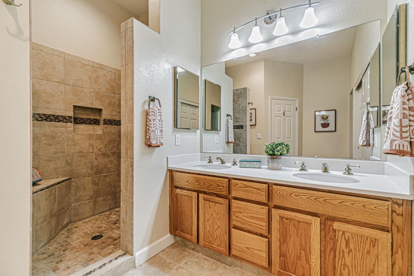 Detail Gallery Image 7 of 41 For 7530 Morevern Cir, San Jose,  CA 95135 - 2 Beds | 2/1 Baths