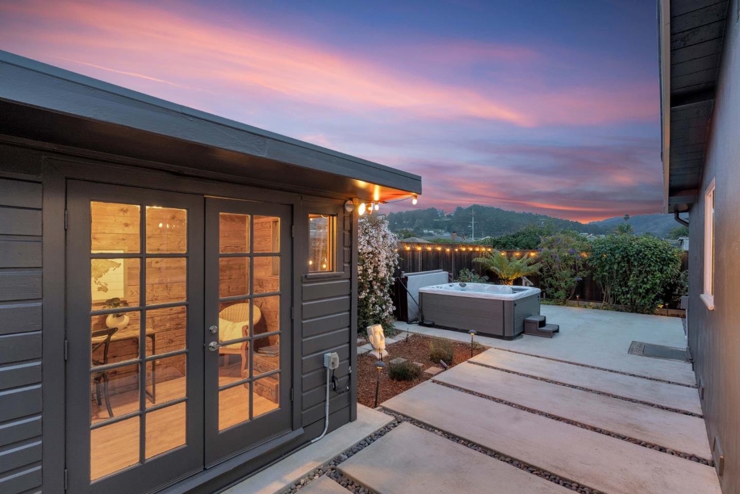 Detail Gallery Image 18 of 34 For 695 Linda Mar Blvd, Pacifica,  CA 94044 - 3 Beds | 2 Baths