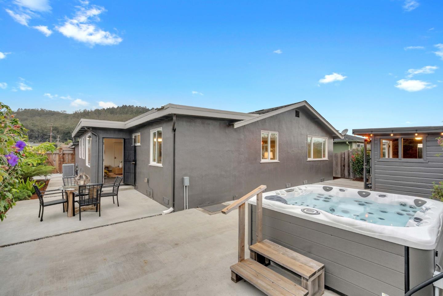 Detail Gallery Image 19 of 34 For 695 Linda Mar Blvd, Pacifica,  CA 94044 - 3 Beds | 2 Baths